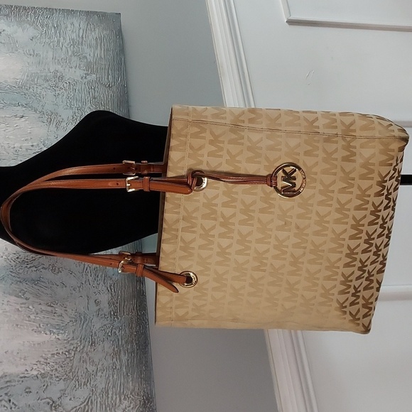 MICHAEL Kors Logo Canvas tote - Picture 2 of 13